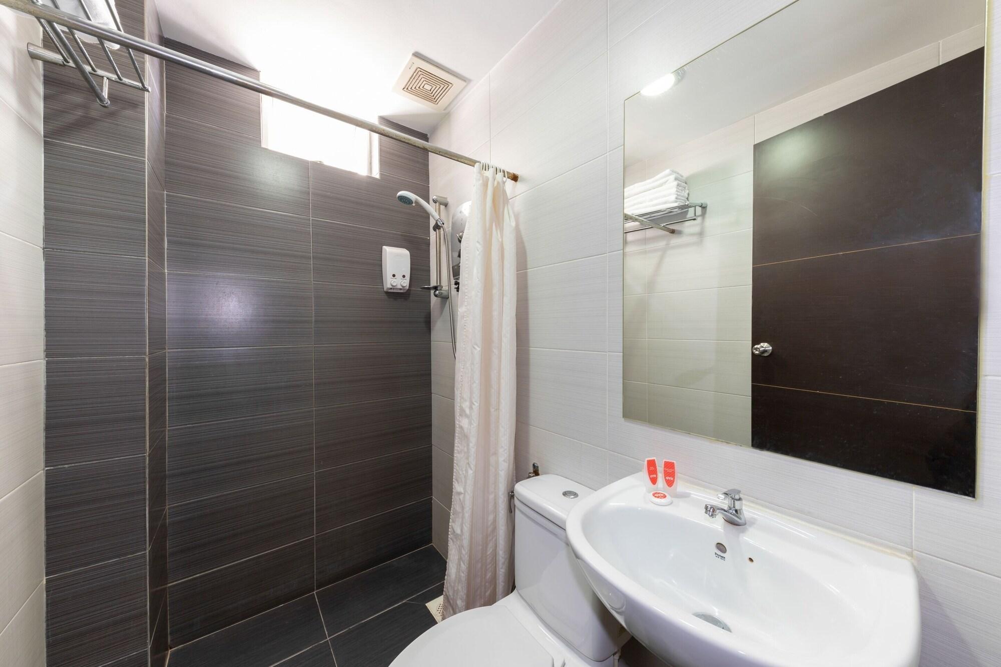 Oyo 430 Oak Valley Boutique Hotel Johor Bahru Eksteriør bilde